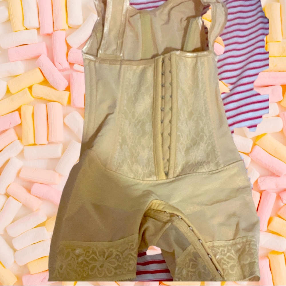 Woman’s shape fantasy by Hibody